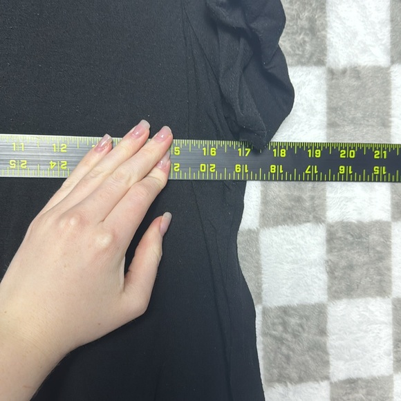 TORRID V Neck Laced Short Sleeve Tee shirt 1X - Picture 6 of 7